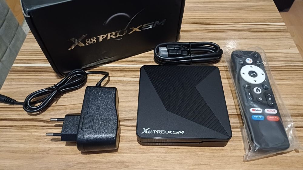 Смарт ТВ приставка X88 PRO X5M 4/32Gb Android 14 SlimBox ATV 1000LAN