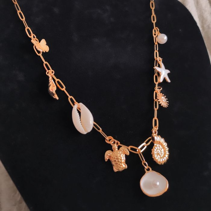 Colar do mar dourado