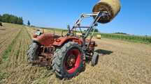 Traktor zetor 3511 z ładowaczem