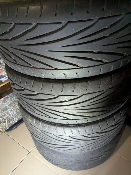 Toyo t1r proxes 225/40r18