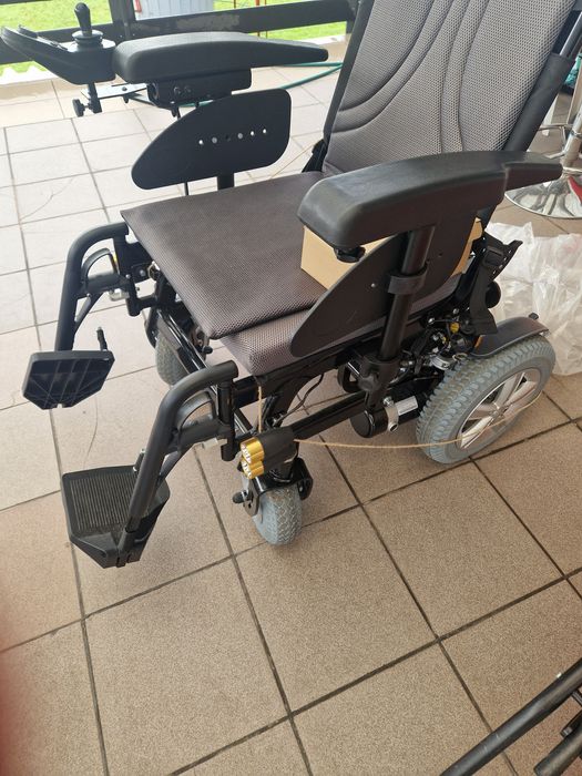 Wózek Inwalidzki O Napędzie Elektrycznym  Limber W1018