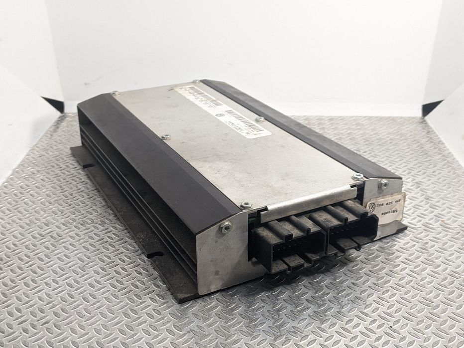 Усилитель акустики Volkswagen Touareg GP Туарег Підсилювач акустичний