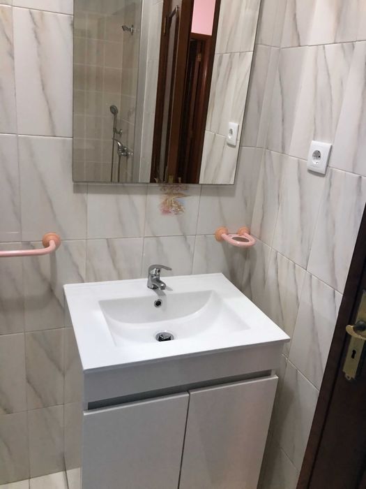 Apartamento T3 com Sótão Equipado e Duas Garagens