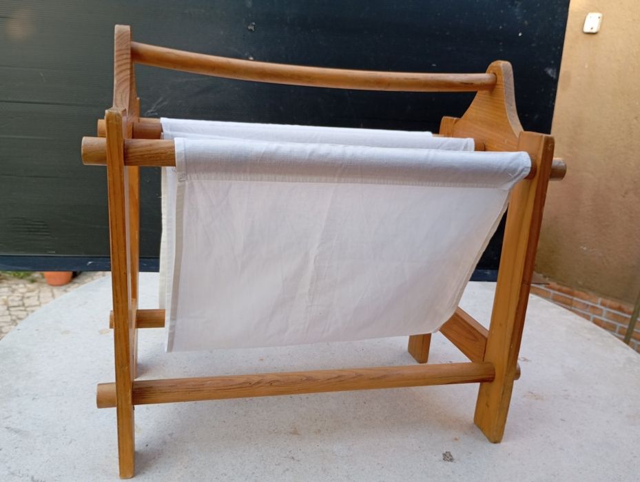 Porta Revistas em Madeira