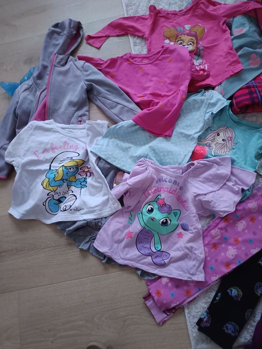 Ubrania dla dziewczynki 110/116