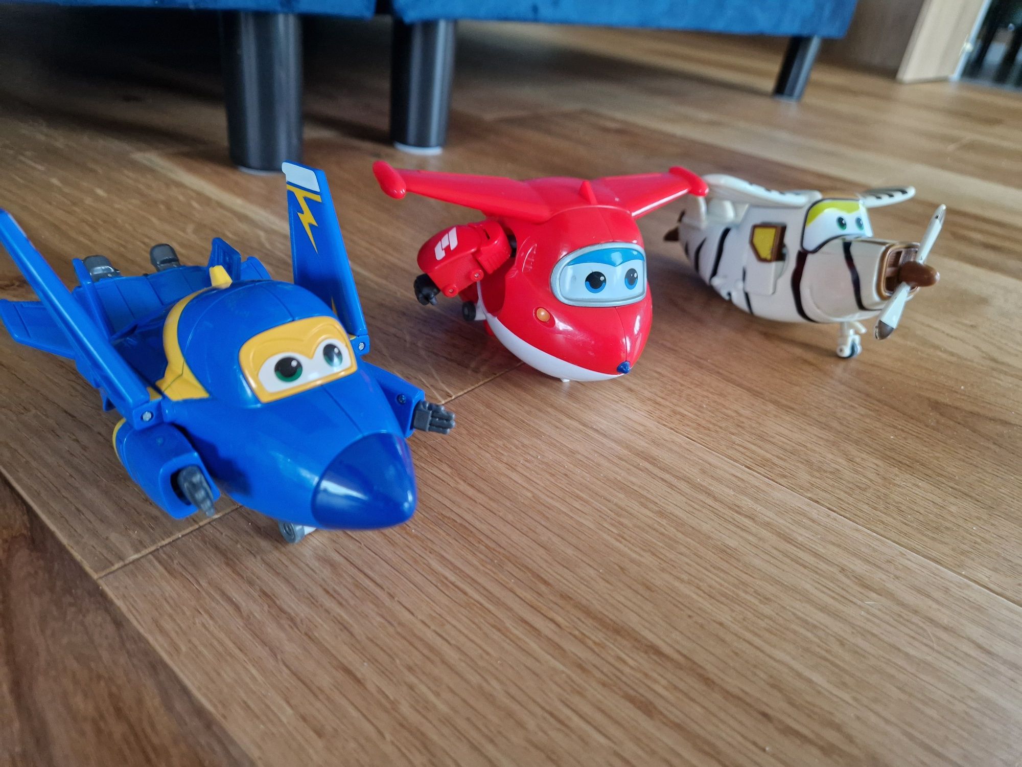 Super Wings - Jetek, Lotek i Robot Śmigu