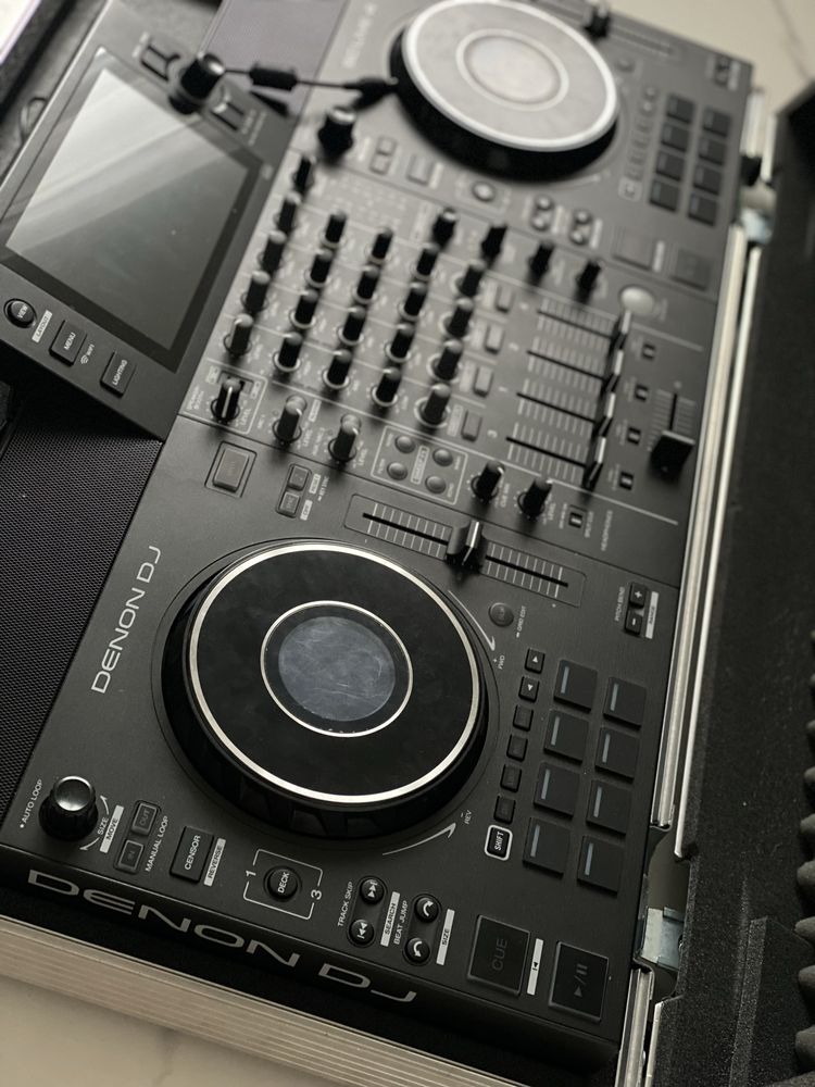 Kontroler Denon SC LIVE 4 + flightcase – Stems z pendrive / standalone