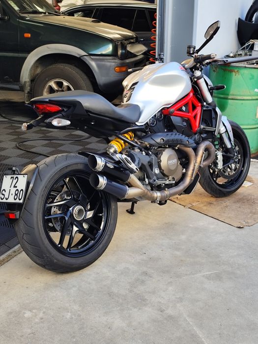 Ducati Monster 1200