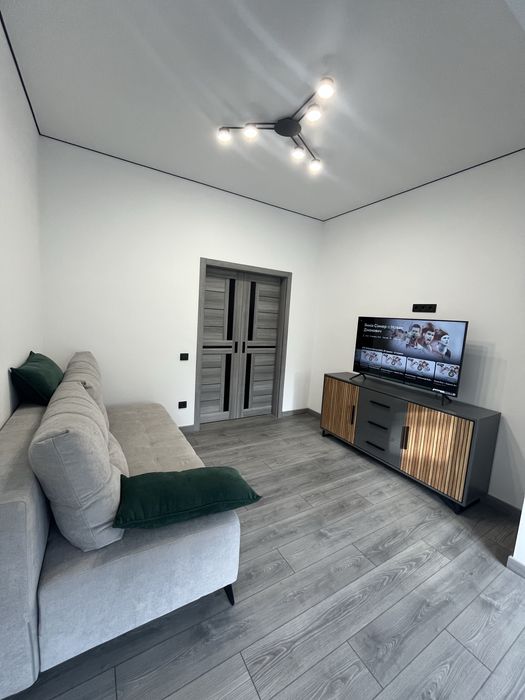 Світло  24/7! на Івасюка 11. 6 ЛЮДЕЙ (Козявкіна, АТБ)