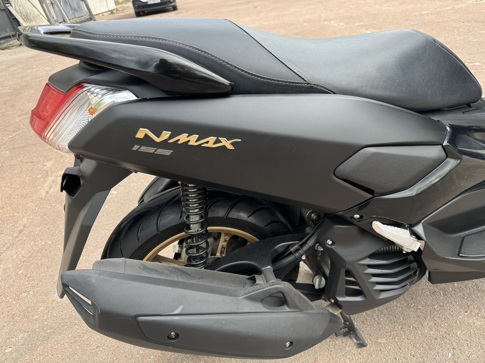 Макси скутер Ямаха YAMAHA NMAX з контейнера