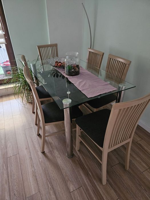 Stół szklany do salonu