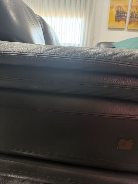 2 Sofás de Pele preta