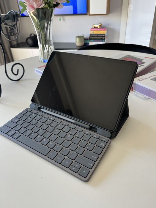 Tablet LENOVO M11 + case + klawiatura