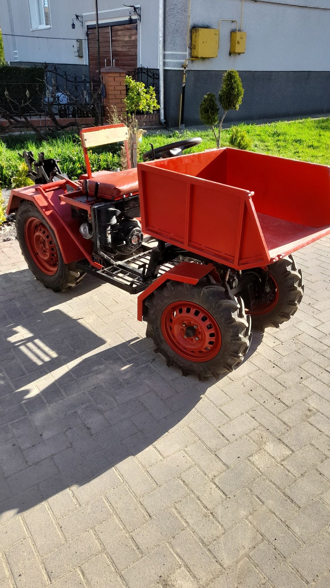 Продам мінітрактор мтз 9 лс.