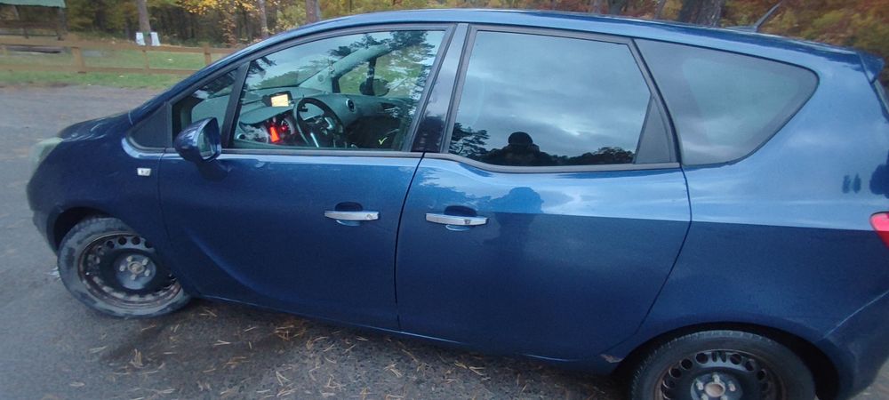 Продам Opel meriva b 2011