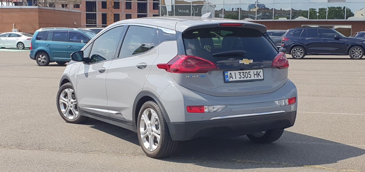 Chevrolet Bolt, електромобіль, шевроле болт