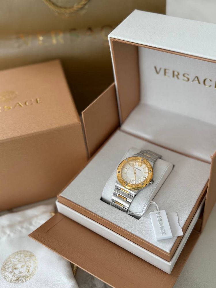 Годинник Versace