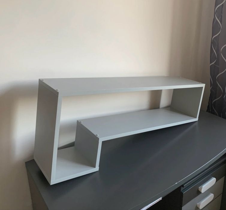 Szare pułki firmy Meblik(LOL)