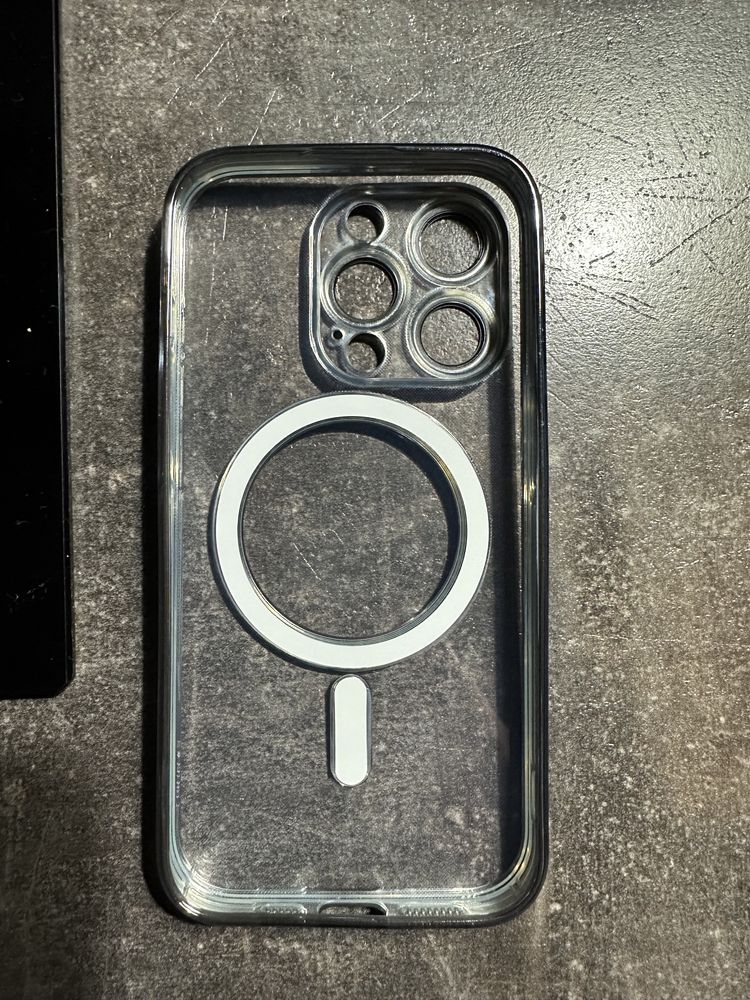 Etui iphone 15 pro magsafe ochrona aparatu