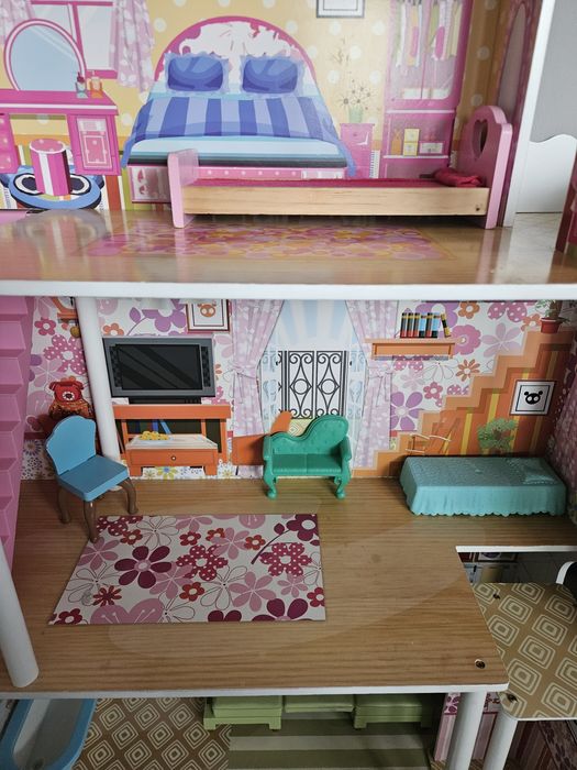 Duży domek dla lalek