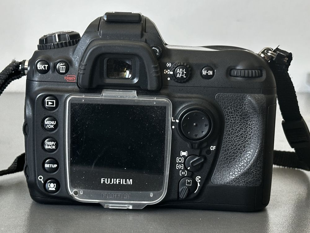 Nowy praktycznie nie używany FujiFilm IS Pro / policyjny /.