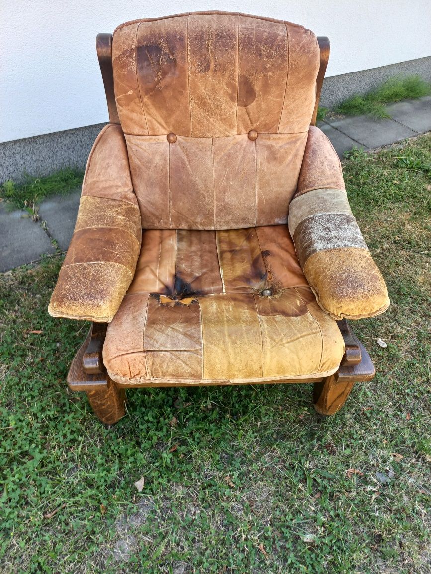 Fotel dębowy. Skórzany.