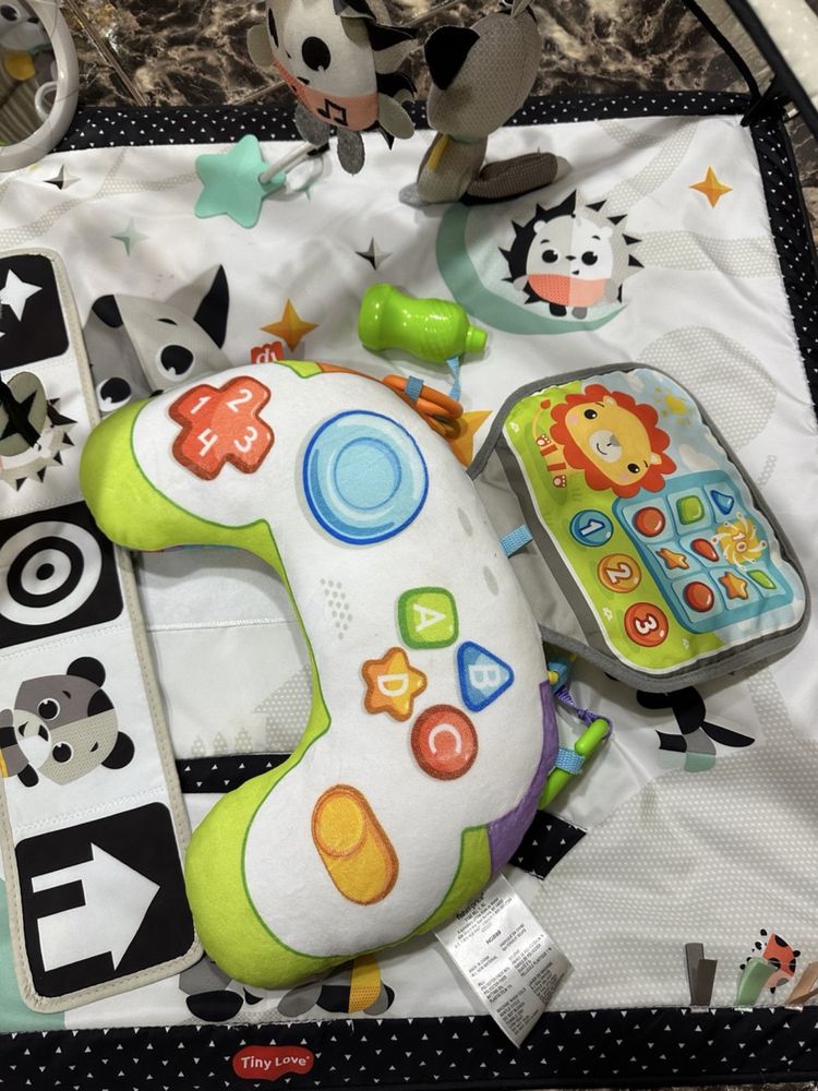 Розвиваючий килимок Fisher Price та подушка для гри на животі