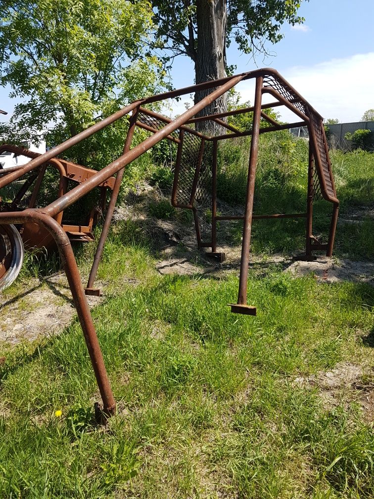 Zabudowa Rama Leśna Valtra Fendt