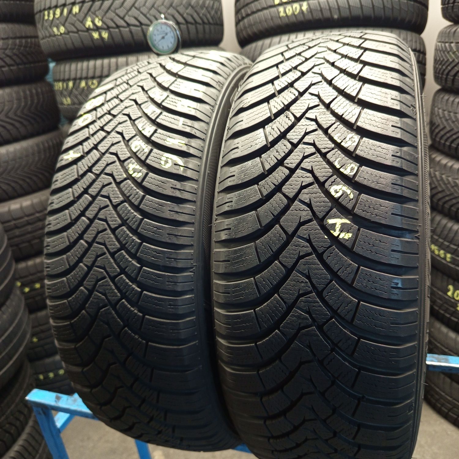 205/60R16 Falken EuroWinter Hs01