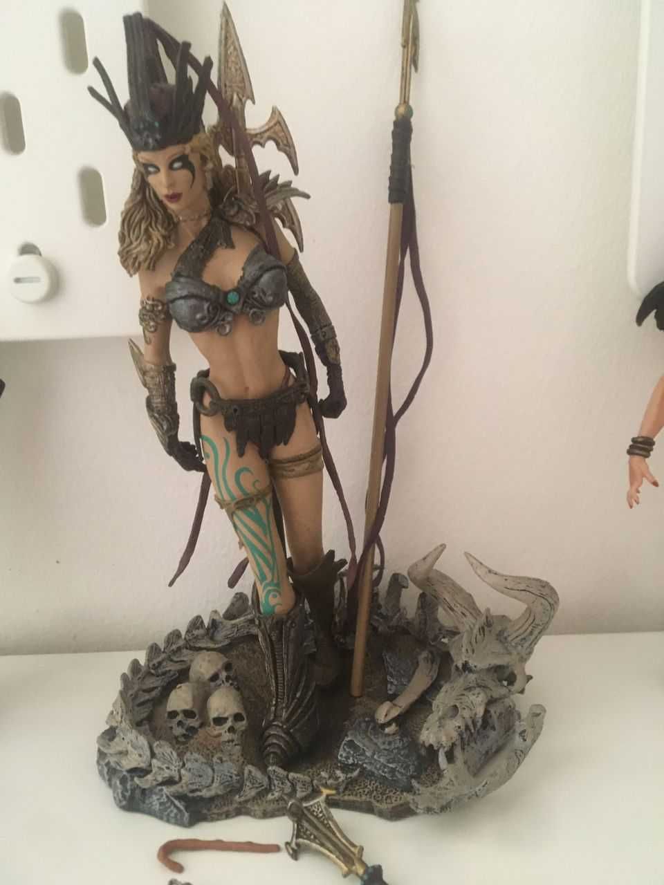 Figuras de Heroínas em Plástico
