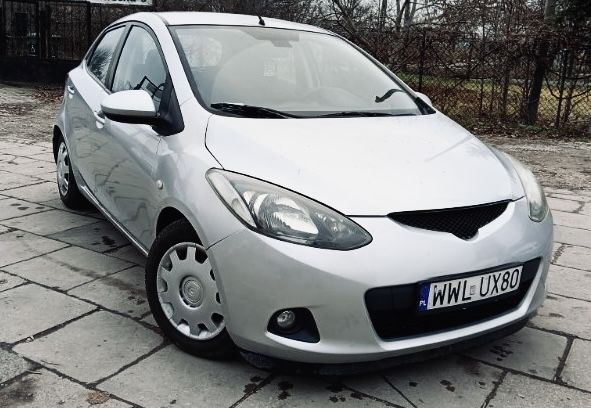 Mazda 2 bdb stan ładna sprawna klima grzane fotele