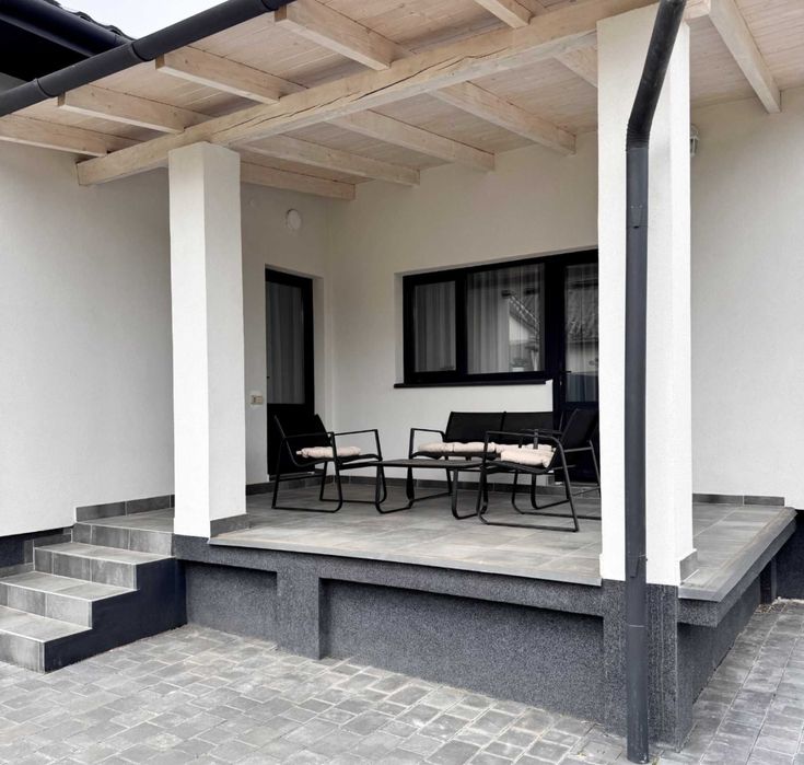 Продається  новий будинок-американка р-он Краснодонців