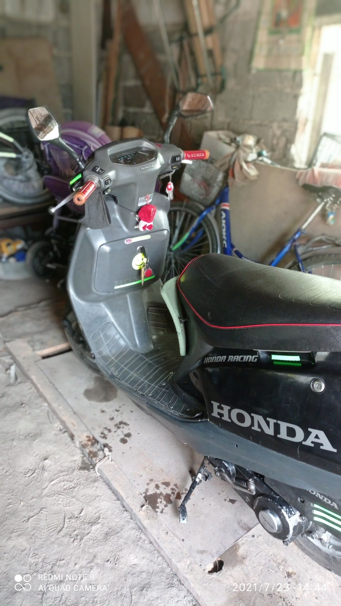 Продам скутер Honda lead (20)