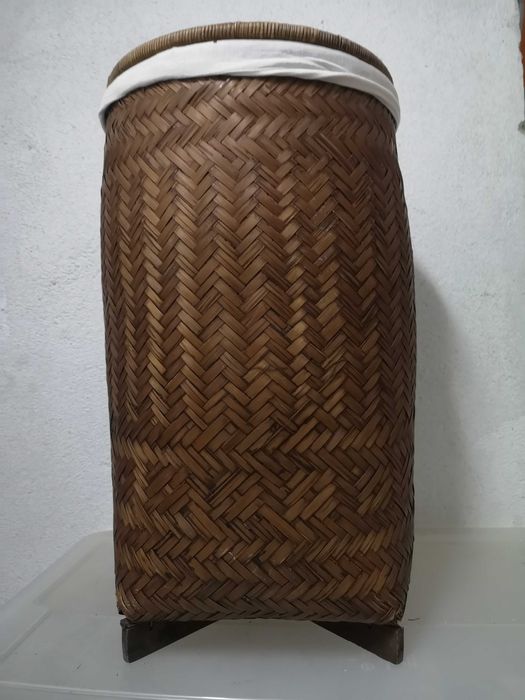 Cesto roupa em palhinha