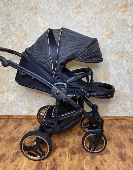 Продам коляску Junama diamond mirror satin
