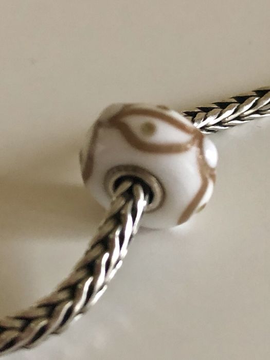 Trollbeads koralik  biały ze złotym wzorem unikat