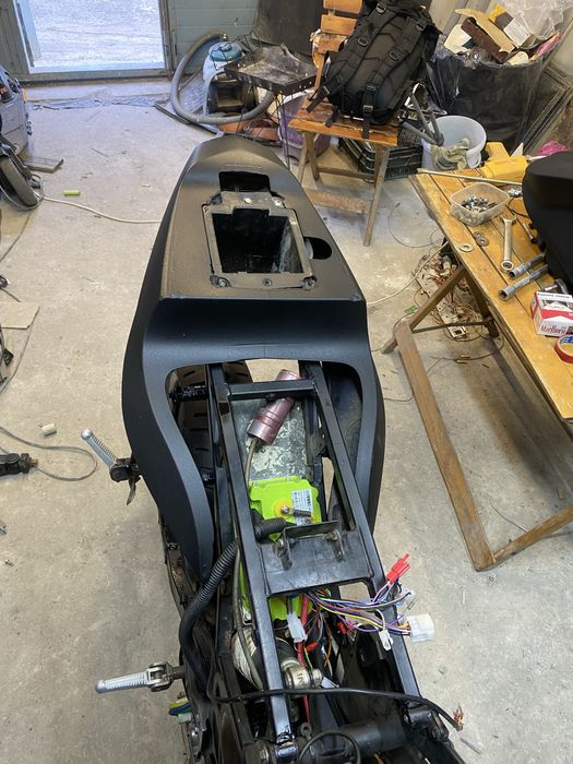 електро мотоцик на базі riedju