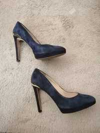 Sapatos em pele de camurça azul marinho Zara Woman