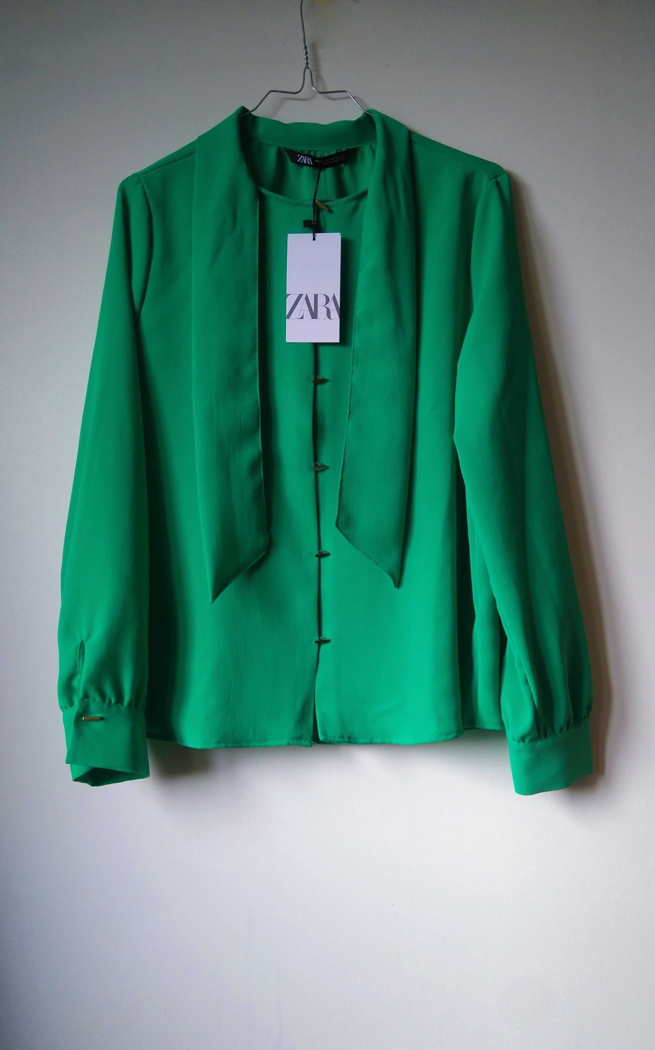 Blusa verde com botões dourados M ZARA c/etiqueta