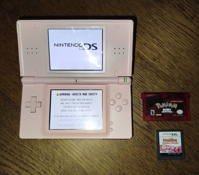 Nintendo DS Lite com dois jogos