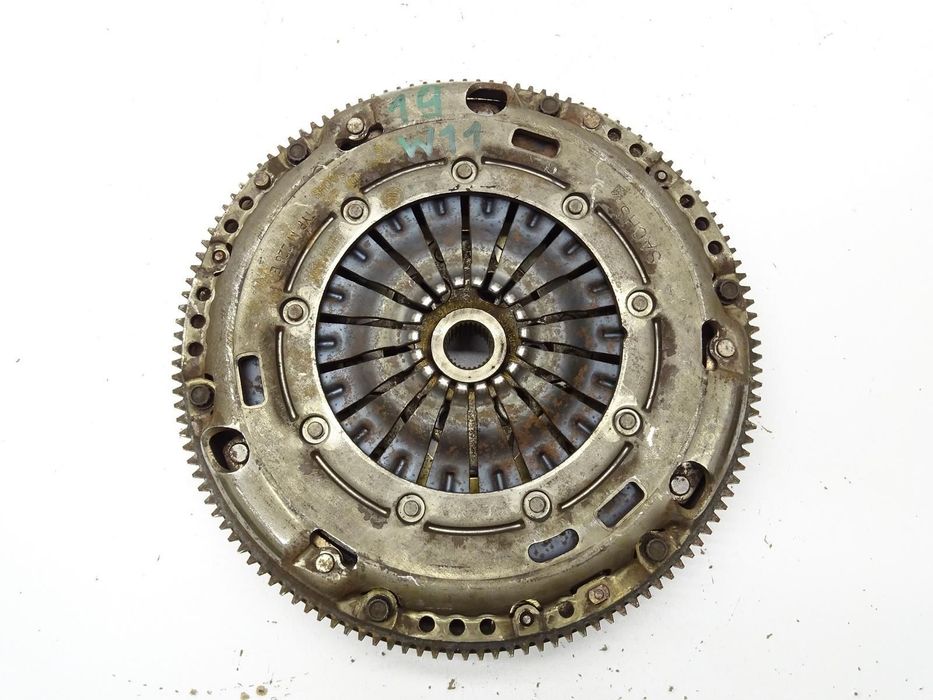 SPRZĘGŁO DWUMASOWE KOMPLET 04L141031C 1.6 TDI CLH AUDI A3 8V GOLF VII