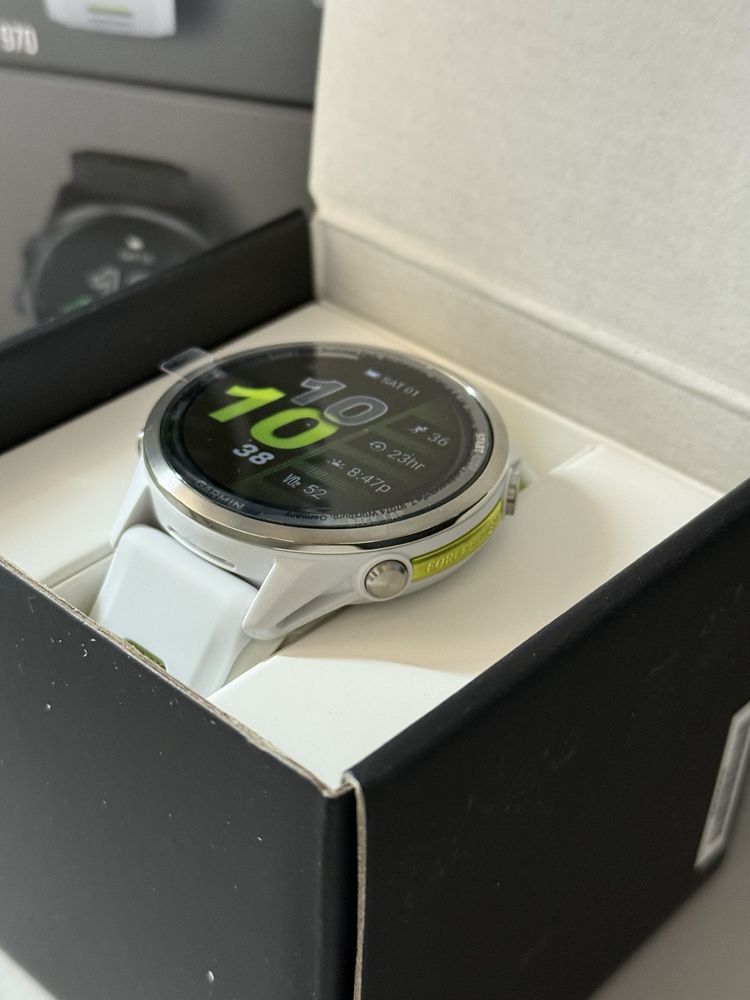 Годинник Garmin Forerunner 970 Titanium w. whitestone case translucent