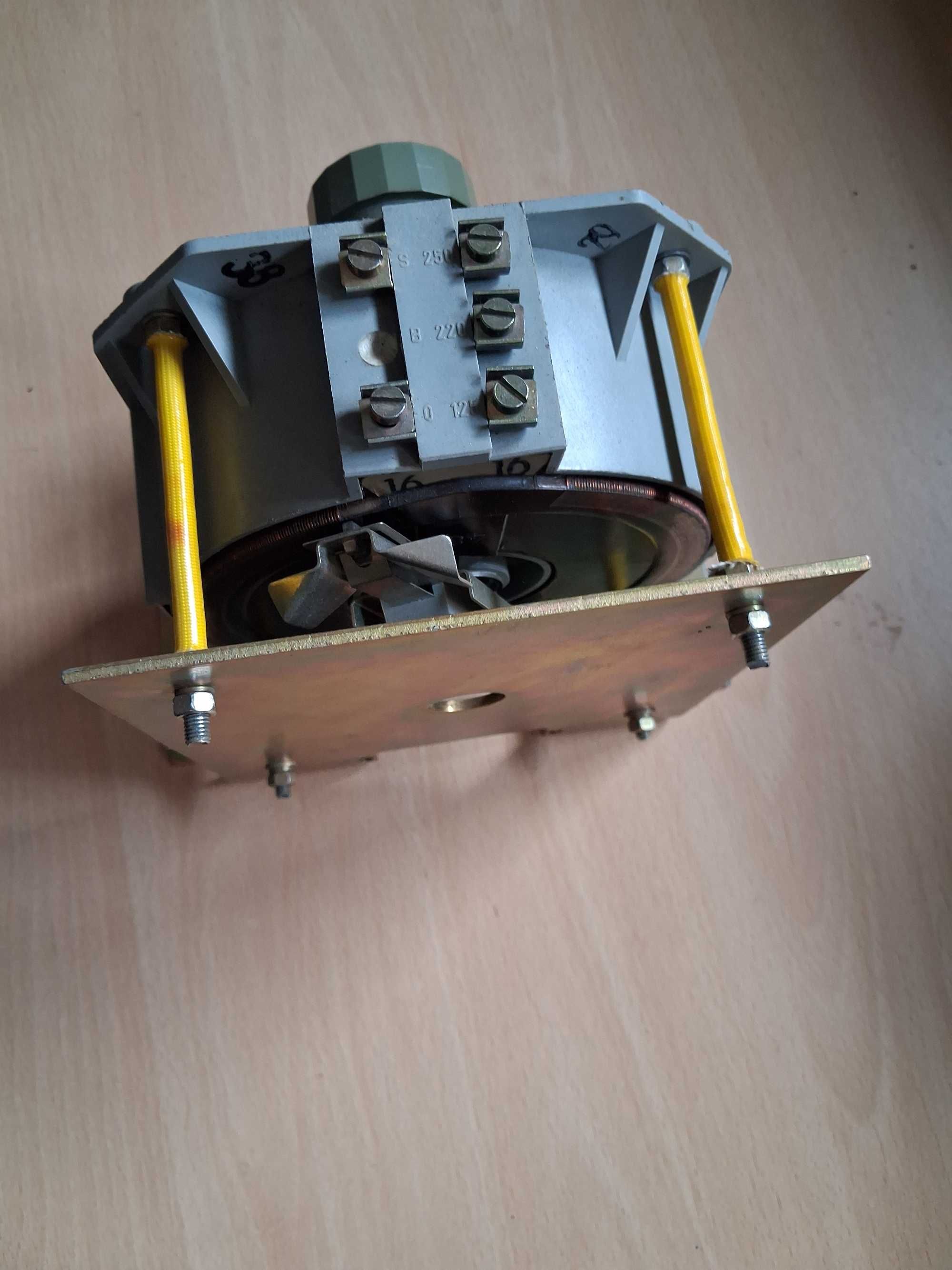 Autotransformator zasilacz ddr