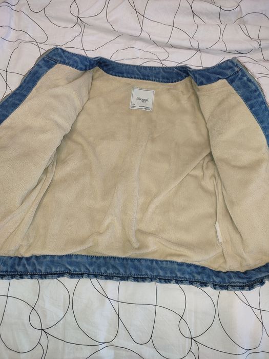 Джинсова куртка на дівчинку