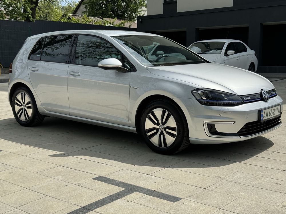 Volkswagen E-Golf 2016 model 2017