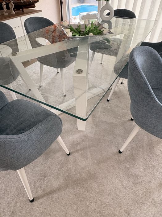 Mesa de jantar com cadeiras