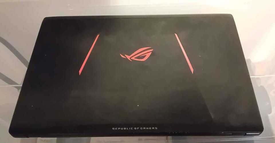 Asus ROG Strix GL553