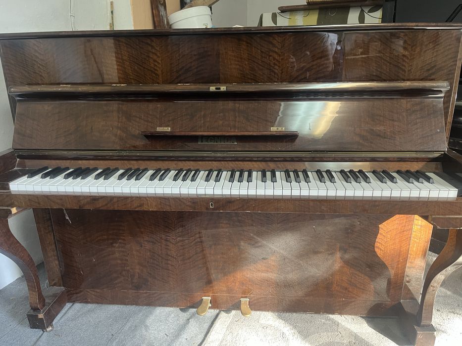 Używane pianino Legnica transport