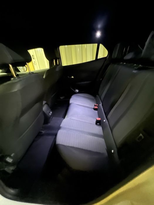 Peugeut 2008 / 1.2 puretech Allure /38.500 km / 2022