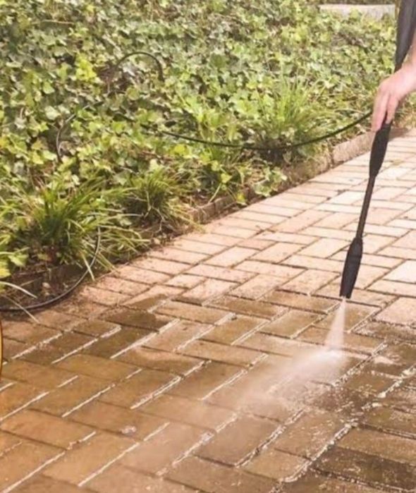 Limpeza a pressão
 LAVAGEM A PRESSÃO PROFISSIONAL – LIMPEZA PROFUNDA E